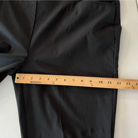 Chico's Brigitte Pull-On Rivet Slim Leg Capris Women's Sz 2 US 12 Black Casual - Picture 10 of 14